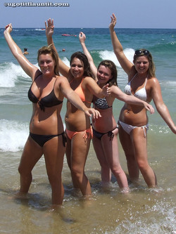 ugotitflauntit.com/08026 Vicky and Friends_1280highres/014.jpg