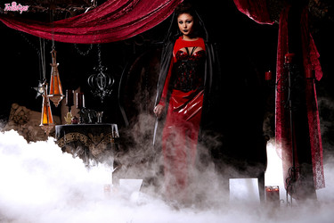 [Twistys]-2015/Twistys 2015-10/[twistys.com] - 2015.10.26 - Ariana Marie in Sexy Vampire (x110)/toty_arianamariehr072315-tw630_002.jpg