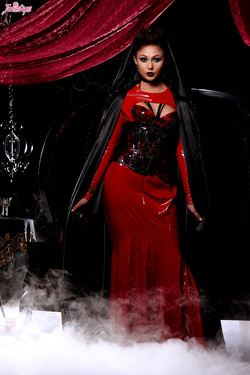 [Twistys]-2015/Twistys 2015-10/[twistys.com] - 2015.10.26 - Ariana Marie in Sexy Vampire (x110)/toty_arianamariehr072315-tw630_004.jpg