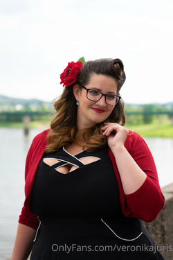 [OnlyFans.com] TittyVeronika - SiteRip/photos/2565421578.jpg