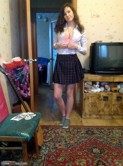 Russian amateur teen GF nude posing pics/1 (3).jpg