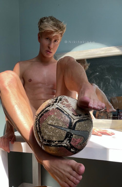 [OnlyFans] nikitakinka SiteRip update (from 2022-02-26 to 2023-08-04)/images/371215648_Im all alone in my appartment playing with my ball feeling l.._06_b6be0503-8106-456f-8f8b-cb4f7875c2ac.jpg