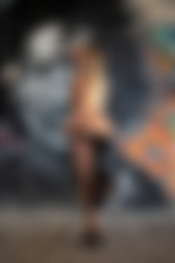 2022phdee/2022-03/[photodromm] 2022-03-10 Brenda - Reverse Graffiti (x46, 3000 px)/Reverse Graffiti (26).jpg