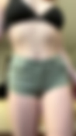 Rylie Rowan - PART 2, GGS - MegaPACK by SoreForDays/Rylie Rowan - [OF] - PAWG Babe Shorts Haul.mp4