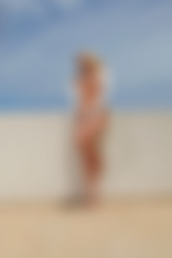 photodromm.com - 2014-01 - 2014-03/photodromm.com - 2014-03/alisa - rooftop blonde 2/04l.jpg