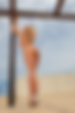 photodromm.com - 2014-01 - 2014-03/photodromm.com - 2014-03/alisa - rooftop blonde 2/36l.jpg
