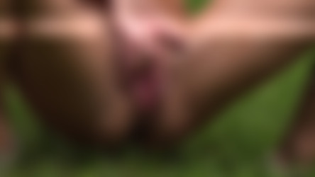 Alsscan pee 2018/alsscan.18.10.09.Zoe.Bloom.Naturally.Athletic.BTS.mp4