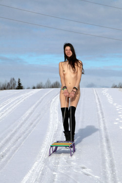 NiR-2024-11-29 - Katja P - Sledge/ (12).jpg