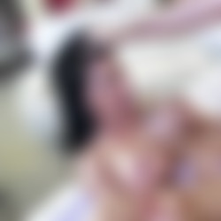 massaging-peta_1080p.mp4